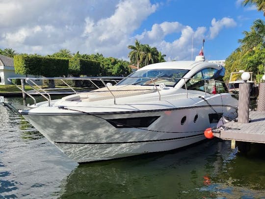 Charter a 40' Luxury Gran Tursimo Yacht for 11 guests w/ Captain in Chicago