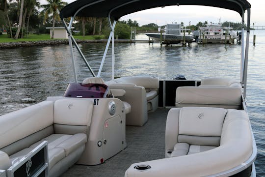 23ft Pontoon Boat in Vero Beach