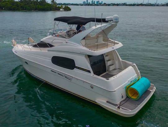 Luxury Yacht 48ft Silverton Sport Bridge in Miami!