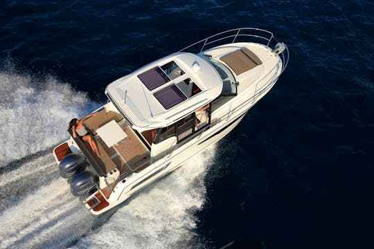 Jeanneau NC 895 Luxury Yacht - Private Key West Boat Charter