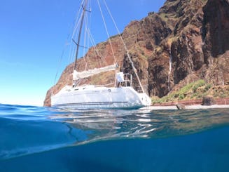 マデイラプライベートボートツアー-地元の人になって海沿いの島を楽しみましょう