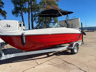 2022 Bayliner VR4 Bowrider For Rent! Enjoy a Beautiful Day on Lake Conroe