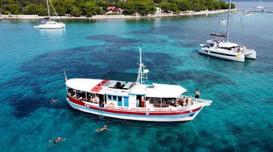 Private Boat Tours to Sutivan and shipwreck Kontesa 