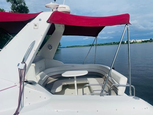 10 Person 34 foot Party Boat on the Ottawa River in Gatineau, Quebec