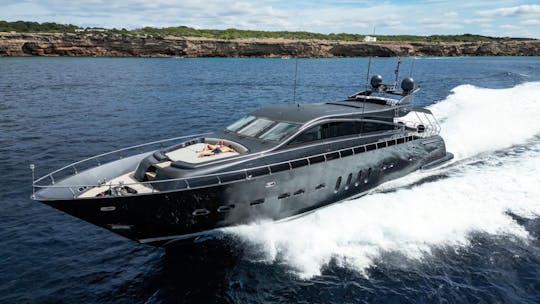 Offre de la semaine ! Yacht Leopard de 102 pieds à louer à Ibiza, Espagne.