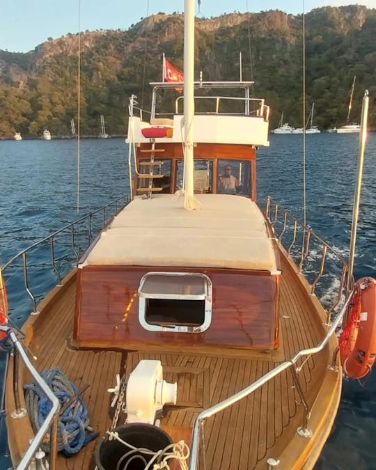 Crucero diario en un barco personalizado de 26 pies en Fethiye 