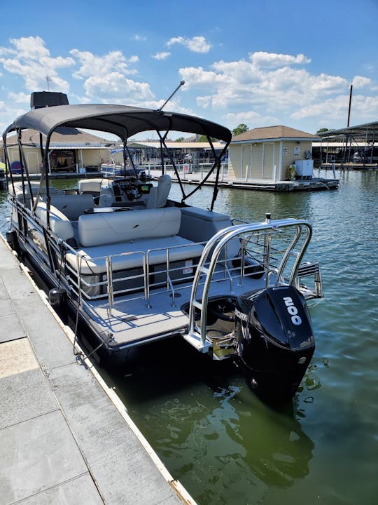 2021 - Tritoon de lujo Starcraft de 23 pies - Lago Conroe, Texas