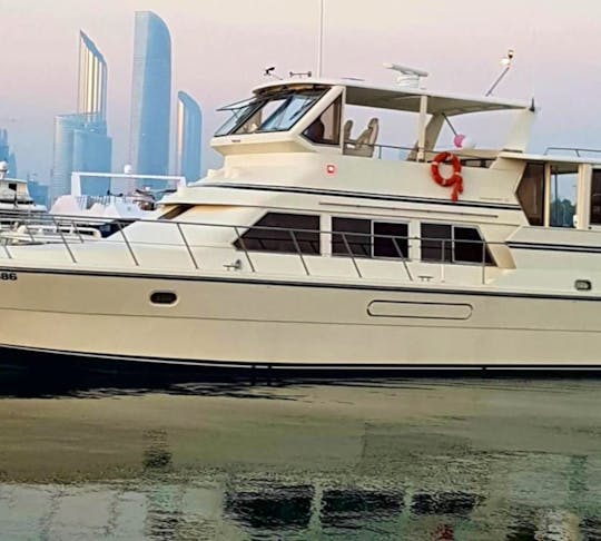 50ft Luxury  Motor Yacht in Abu Dhabi for 10 Guests!