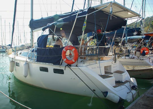 38ft Hunter Sailboat for 7 people with skipper