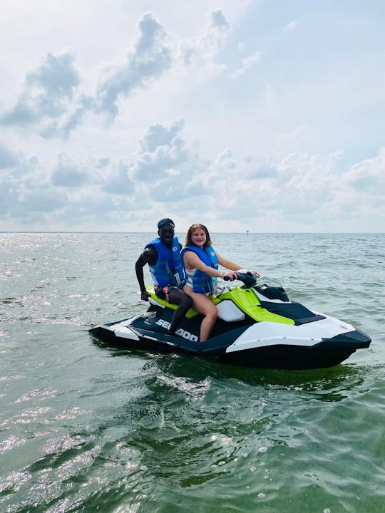 ¡La vida es una playa! ¡Déjate llevar al agua 🌊 | Alquila este Sea-Doo Spark