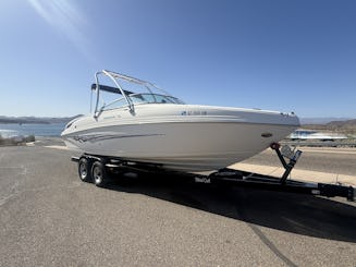 Stunning 2007 Rinker Captiva 246S