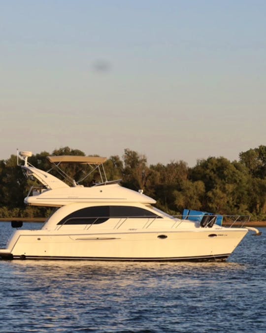 Meridian 381 Party Yacht on Lewisville Lake