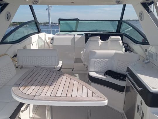 Luxury Sea Ray Sundancer in West Palm Beach with Captain Included