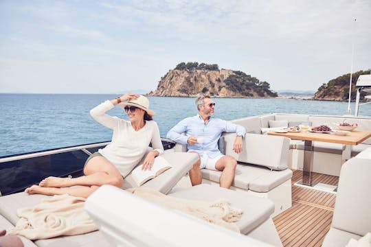 Prestige 52 Fly Yacht: le espera un viaje de lujo a Palermo