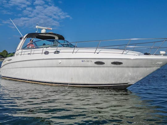 Enjoy Chicago in this 42' Stunning Sea Ray Sun Dancer - Great for any Event! 