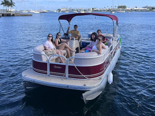 Bateau ponton Suntracker DLX 20 pour croisière ou fête, Riviera Beach FL