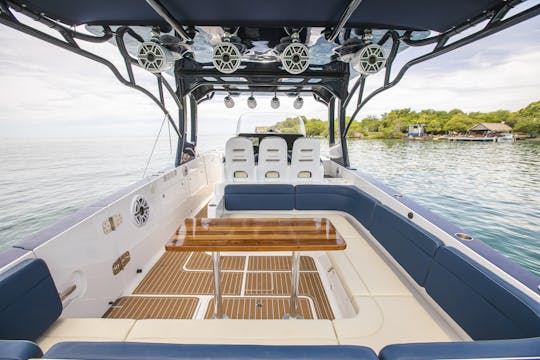 New Center Console 41 Footer located in Cartagena Colombia - 20 PAX