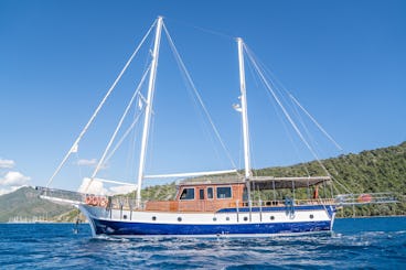 22 m 4 Cabins Cruising Gulet for 10 people