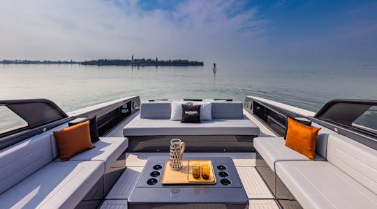 Iconic Luxury Yacht Experience on the Water 