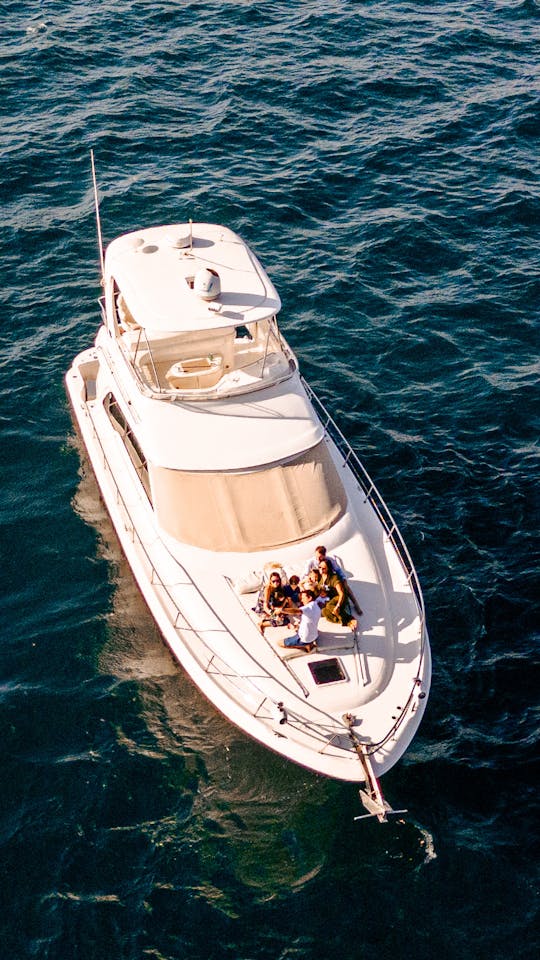 Yate privado en Cabo San Lucas con barra libre y esnórquel