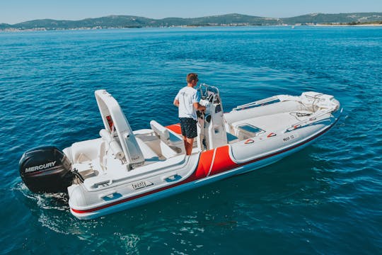 Mar.co Twenty RIB con motor de 150 CV en Sveti Filip i Jakov