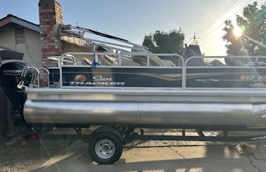 SunTracker Bass Buggy 18 DLX in Sacramento, California