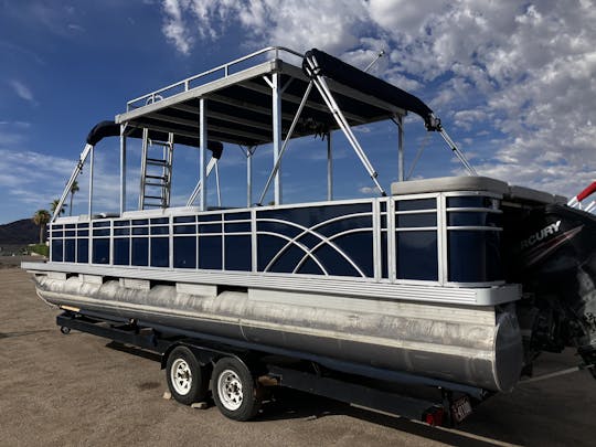 Cabana de festa Suntracker de 28 pés — Barco espaçoso para 12 pessoas em Lake Havasu!
