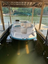 1996 Aluguel de barcos Chaparral 23' Sunesta Deck no Lago Norman