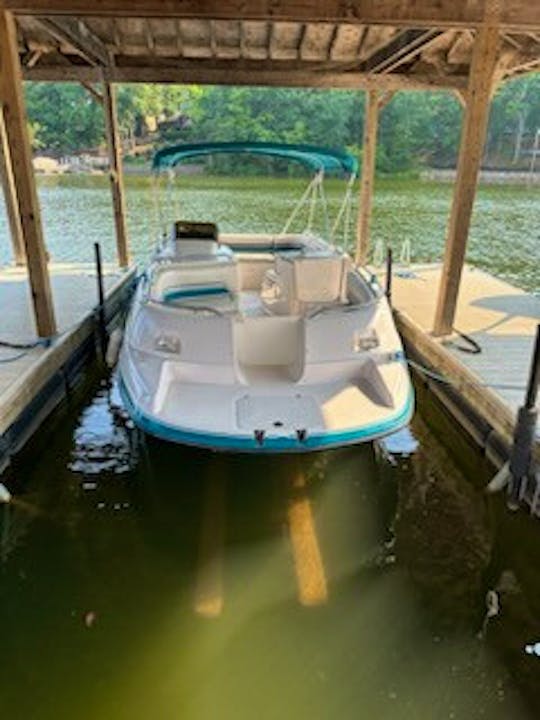 1996 Chaparral 23' Sunesta Deck Boat rental on Lake Norman