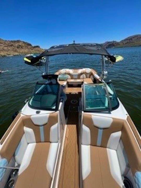 Mastercraft XT 24 Boat Rental with Captain Mike!!