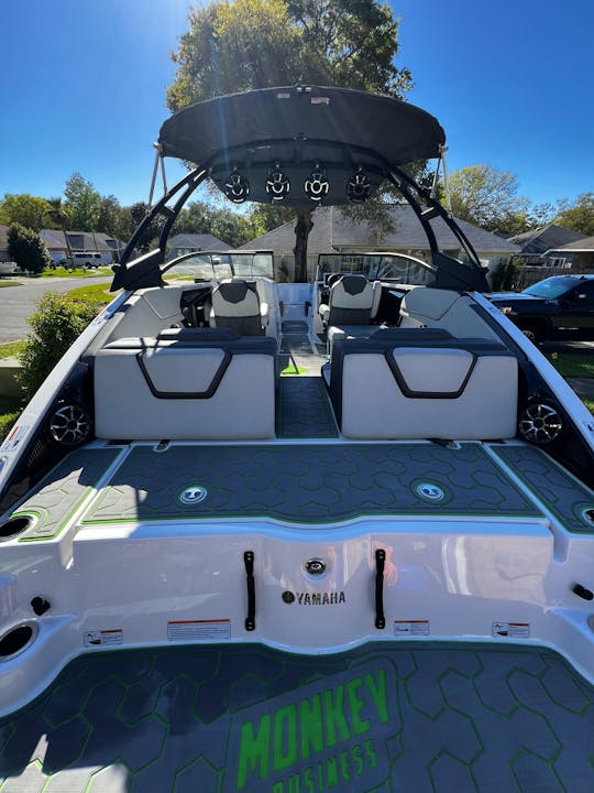 Luxurious Yamaha AR250 with 12 wetsound speakers!! Cruising and Crab Island
