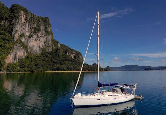Private Sailing Cruise in El Nido
