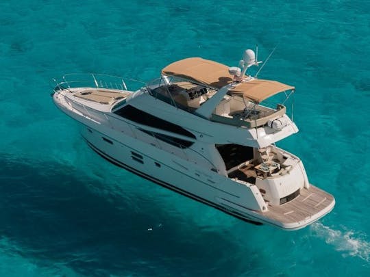 Megayate Adonai Prestige Power de 55 pies en Playa Mujeres, Quintana Roo