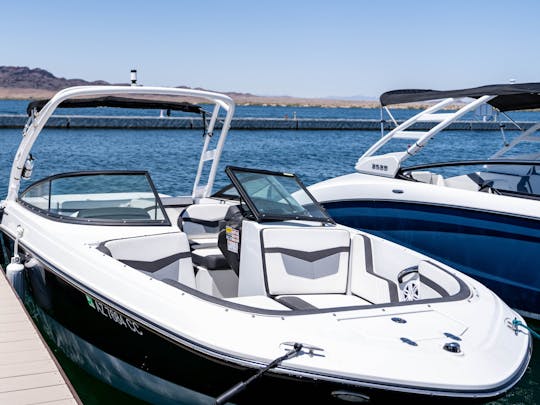 Sleek & Stylish Monterey M22 - Lake Havasu City & Needles