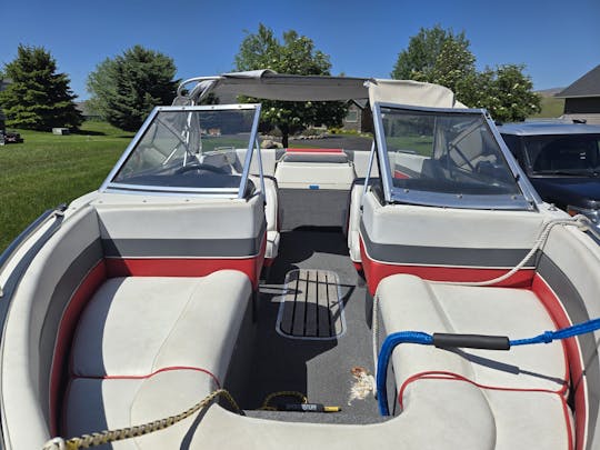 StarCraft Bowrider de 16 pés com motor MerCruiser de 300 cv