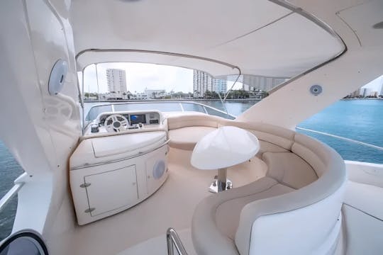 Miami Yacht55 at Miami Beach Marina offers the perfect daily yachting experience