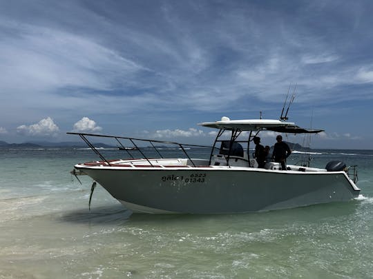 Bateau de pêche et de plongée en apnée Bangkok Culio 1 console centrale pour 6 personnes