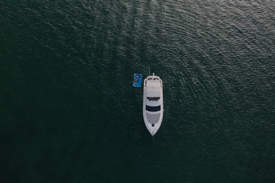 ODYSSEY - YACHT À MOTEUR AZIMUT DE 50 PIEDS POUR 13 PERSONNES - heures gratuites en semaine