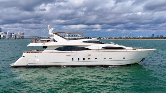 105ft Azimut Mega Yacht – Luxury on the Water