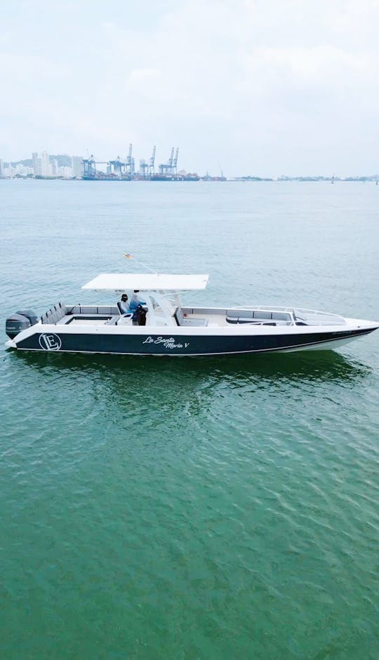 Santa Maria V Powerboat 42 ft for rent in Cartagena de Indias Colombia