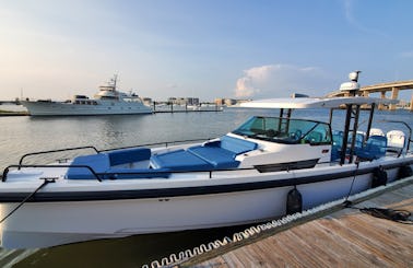 Luxury Axopar 37 Sun Top up to 12 guests in Charleston, South Carolina