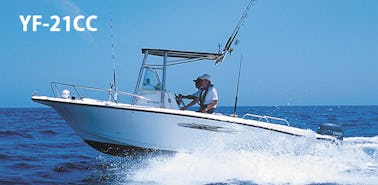 YAMAHA 21ft Rental Boat at Tateyama, known for clear and transparent water.