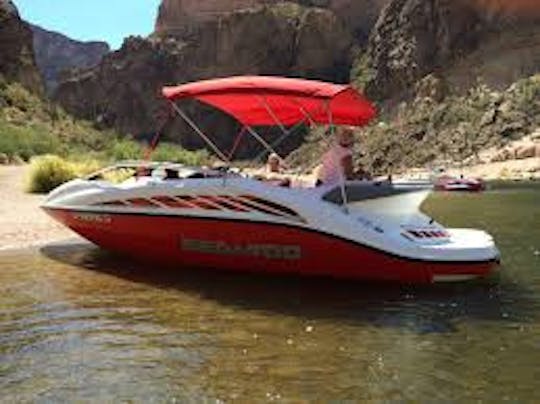 Des sensations fortes sur l'eau : louez l'ultime jet boat Sea-Doo Speedster !