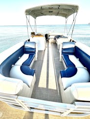 ¡Tritoon Bennington de 24 pies con fueraborda Suzuki de 175 CV en alquiler en Holmes Beach!
