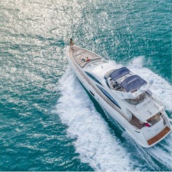 Magnifique Azimut de 70 pieds à Miami pour 12 personnes avec 1 jet ski inclus