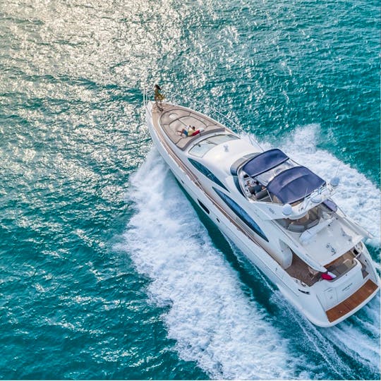 Beutiful 70ft Azimut in Miami for 12 Peoples W/1 Jet ski included