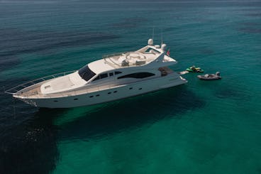 ¡Navega por el Egeo con estilo con nuestro Ferretti 68!