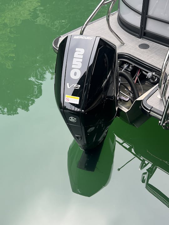 Tritoon de 23 pieds à Norris Lake, Tennessee, avec moteur de 250 ch
