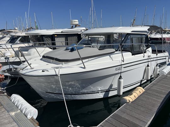27e yacht Jeanneau Merry Fisher - Votre journée inoubliable parfaite !