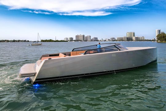 Top of the Line 55’ Luxurious Van Dutch Yacht in Miami Beach 